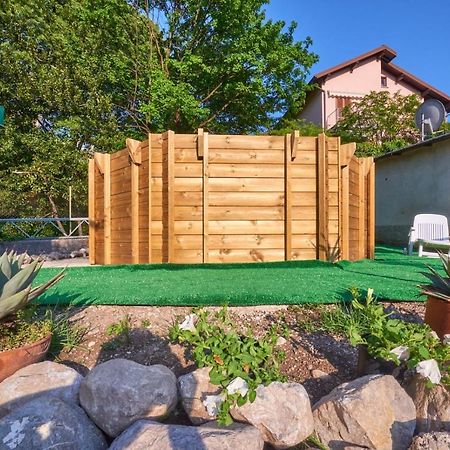 Casa Della Nonna Lägenhet Abbadia Lariana Exteriör bild