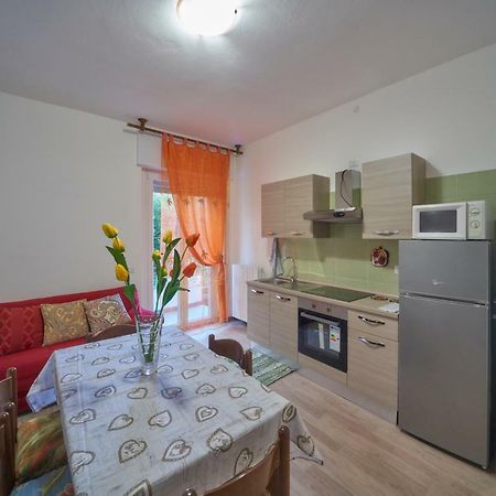 Casa Della Nonna Lägenhet Abbadia Lariana Exteriör bild