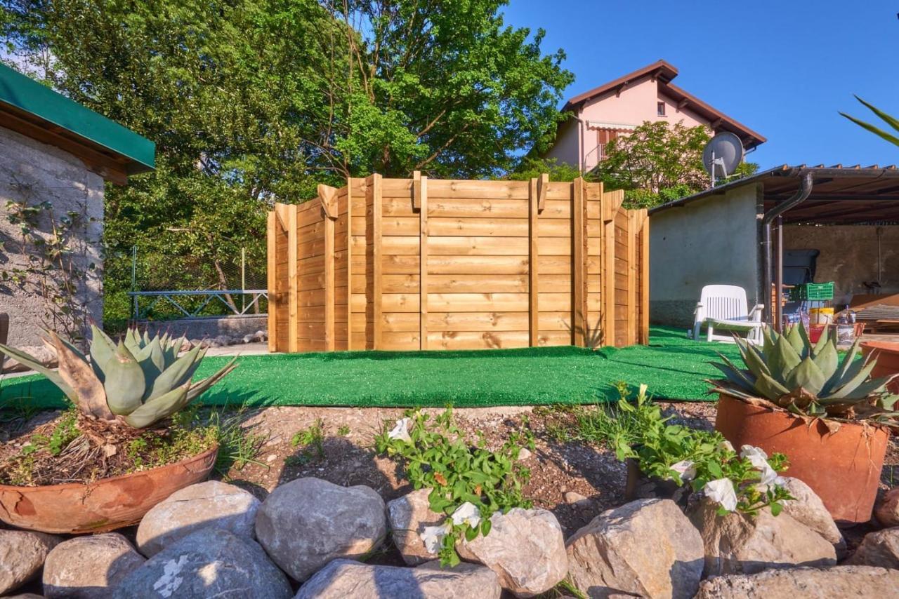 Casa Della Nonna Lägenhet Abbadia Lariana Exteriör bild
