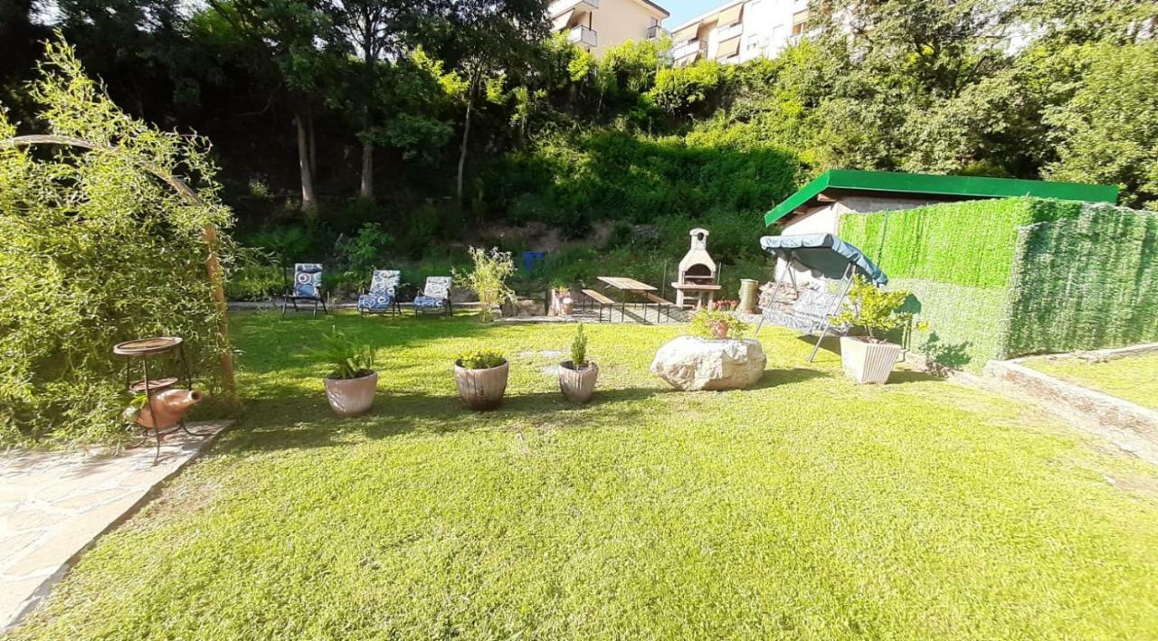 Casa Della Nonna Lägenhet Abbadia Lariana Exteriör bild