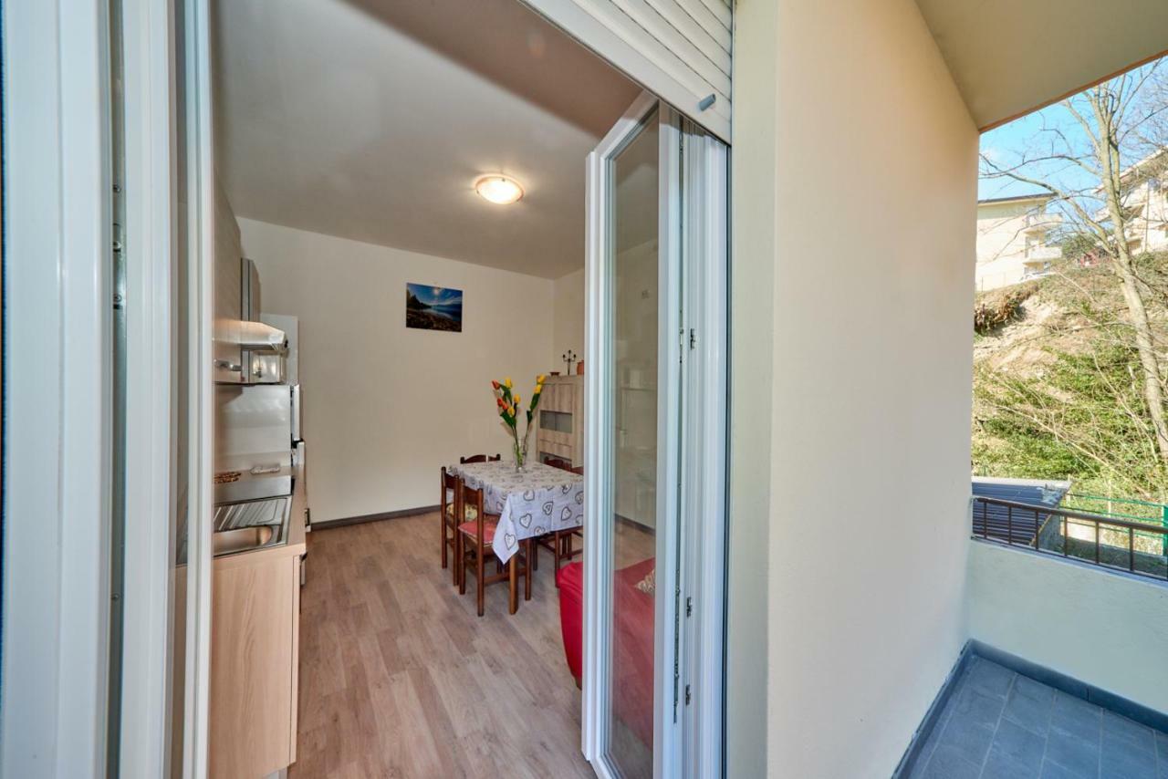 Casa Della Nonna Lägenhet Abbadia Lariana Exteriör bild