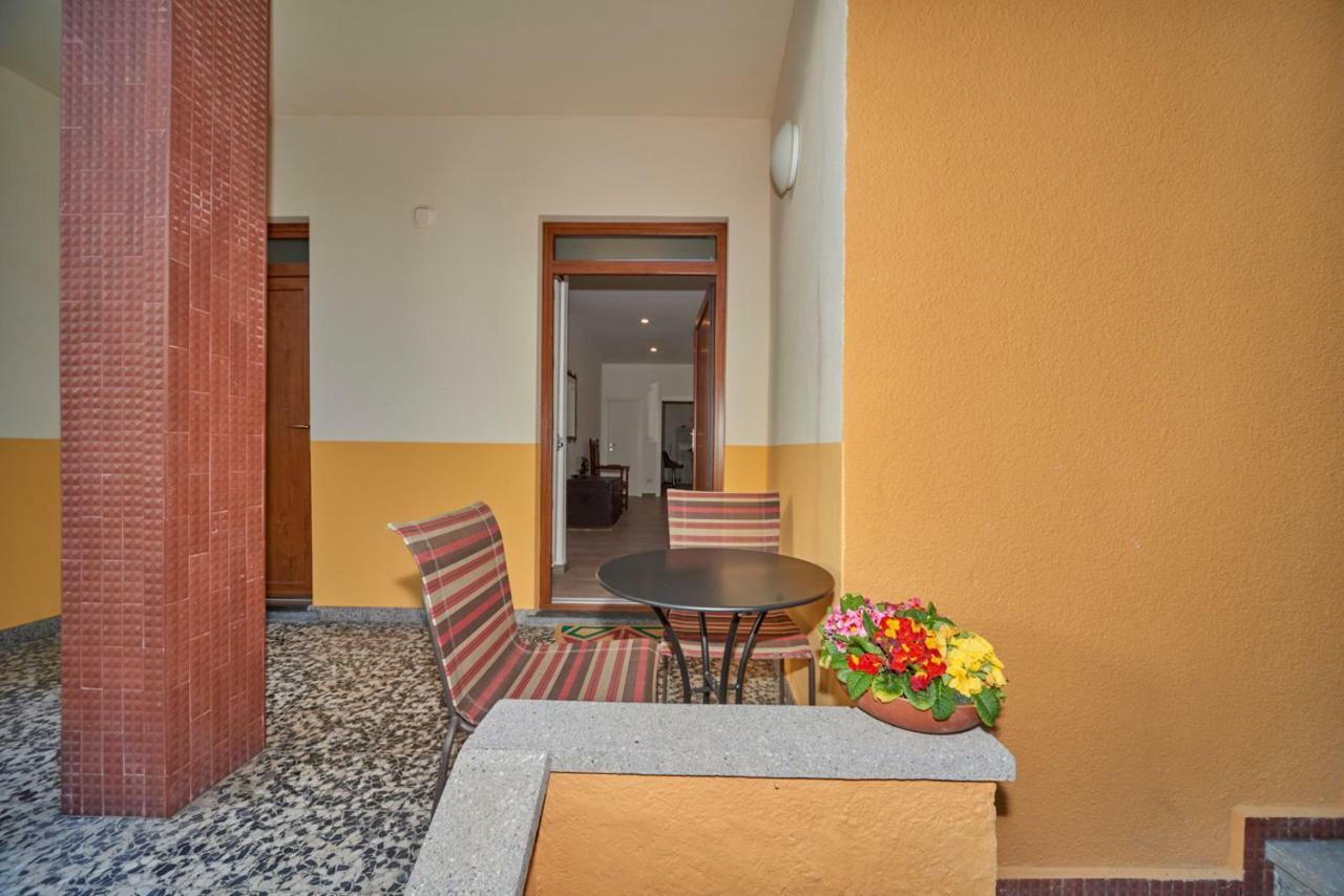 Casa Della Nonna Lägenhet Abbadia Lariana Exteriör bild