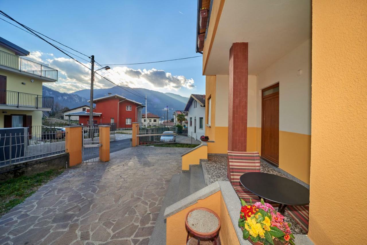 Casa Della Nonna Lägenhet Abbadia Lariana Exteriör bild
