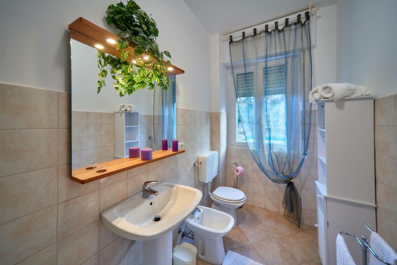 Casa Della Nonna Lägenhet Abbadia Lariana Exteriör bild