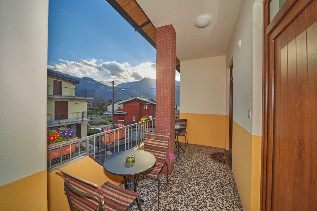 Casa Della Nonna Lägenhet Abbadia Lariana Exteriör bild